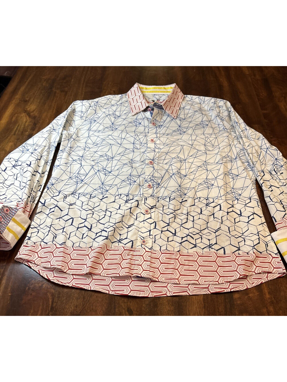 Robert Graham Mens MED Button Up Designer Shirt -Great colors and Design!